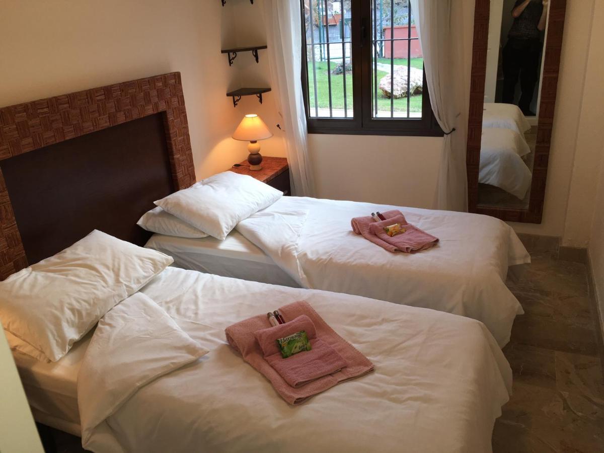 Luxury 2-Bedrooms & Bathrooms Estepona Apartment Kültér fotó