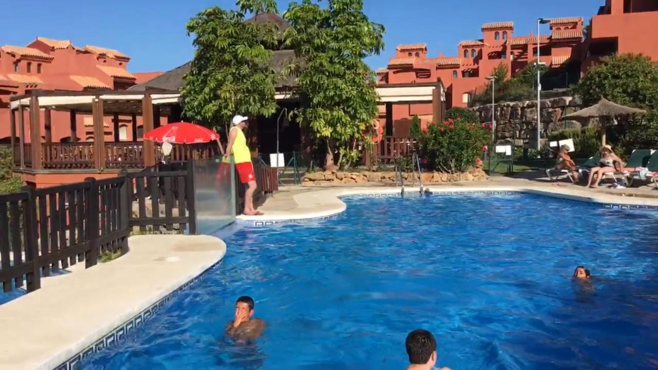 Luxury 2-Bedrooms & Bathrooms Estepona Apartment Kültér fotó