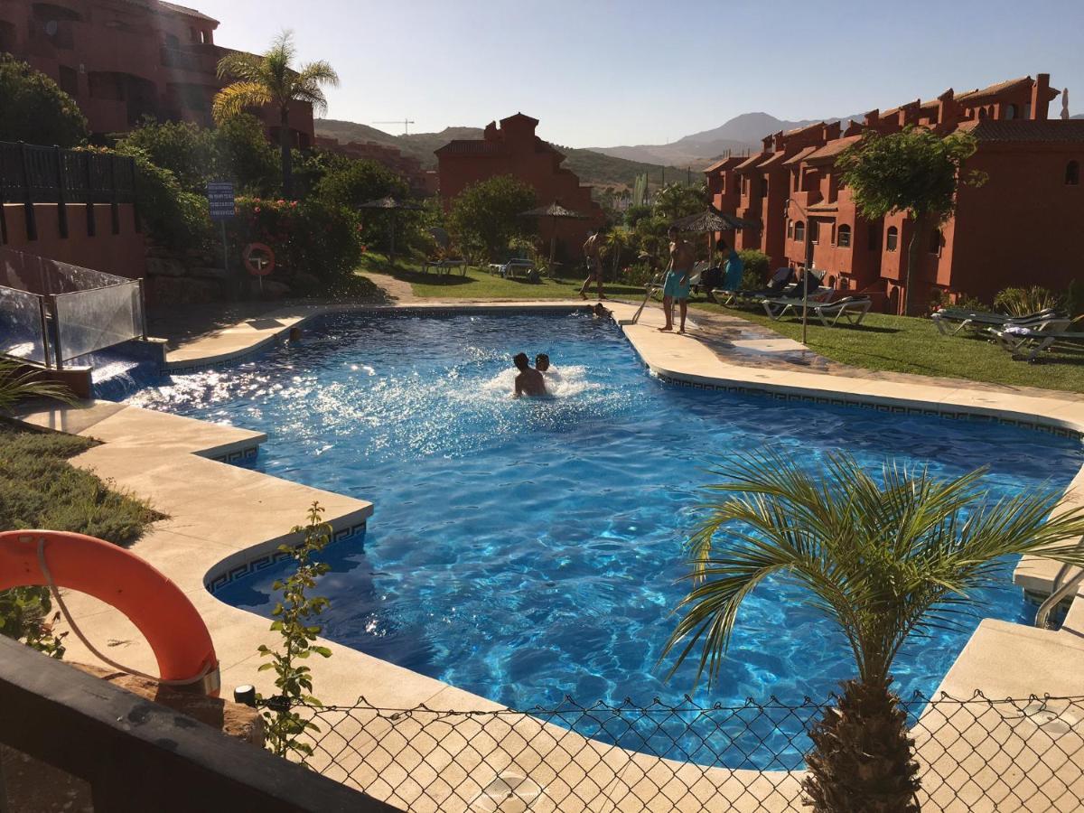 Luxury 2-Bedrooms & Bathrooms Estepona Apartment Kültér fotó