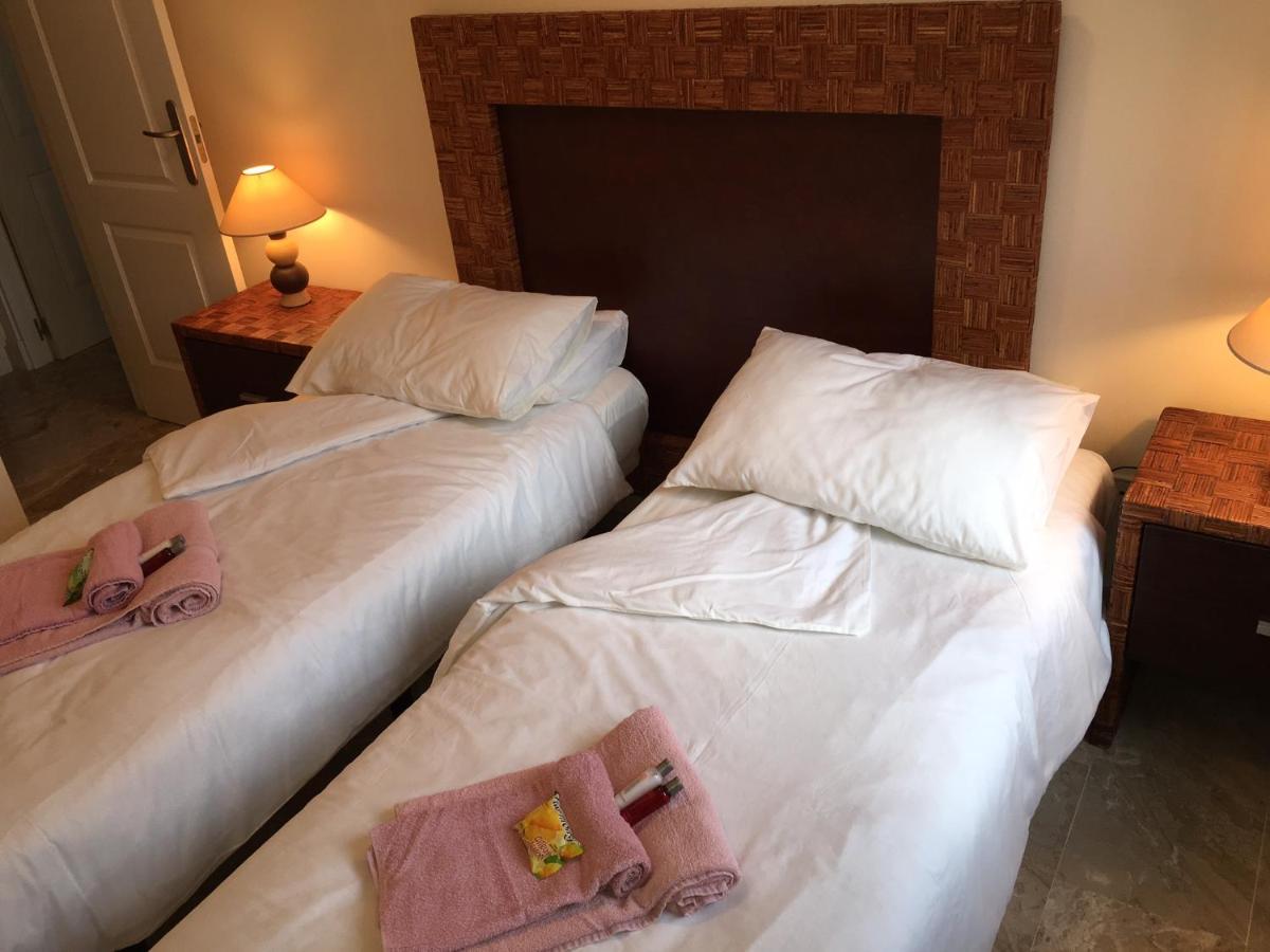 Luxury 2-Bedrooms & Bathrooms Estepona Apartment Kültér fotó